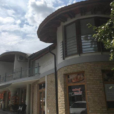 Konde Apartments A Dunajská Streda Zewnętrze zdjęcie