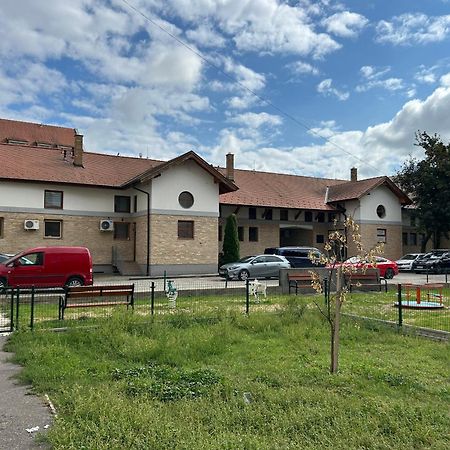 Konde Apartments A Dunajská Streda Zewnętrze zdjęcie