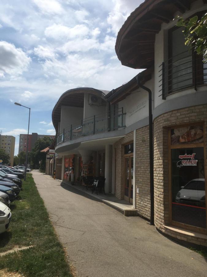 Konde Apartments A Dunajská Streda Zewnętrze zdjęcie