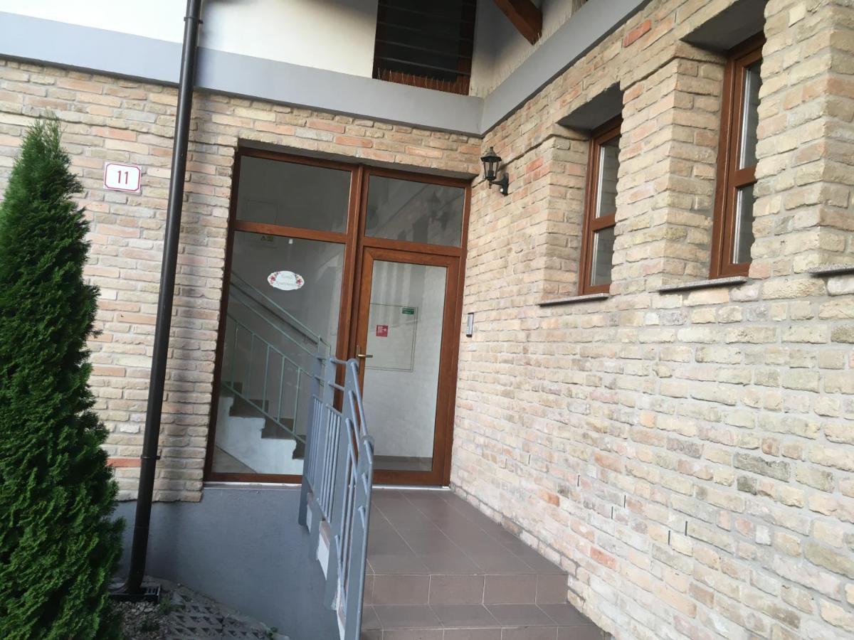 Konde Apartments A Dunajská Streda Zewnętrze zdjęcie