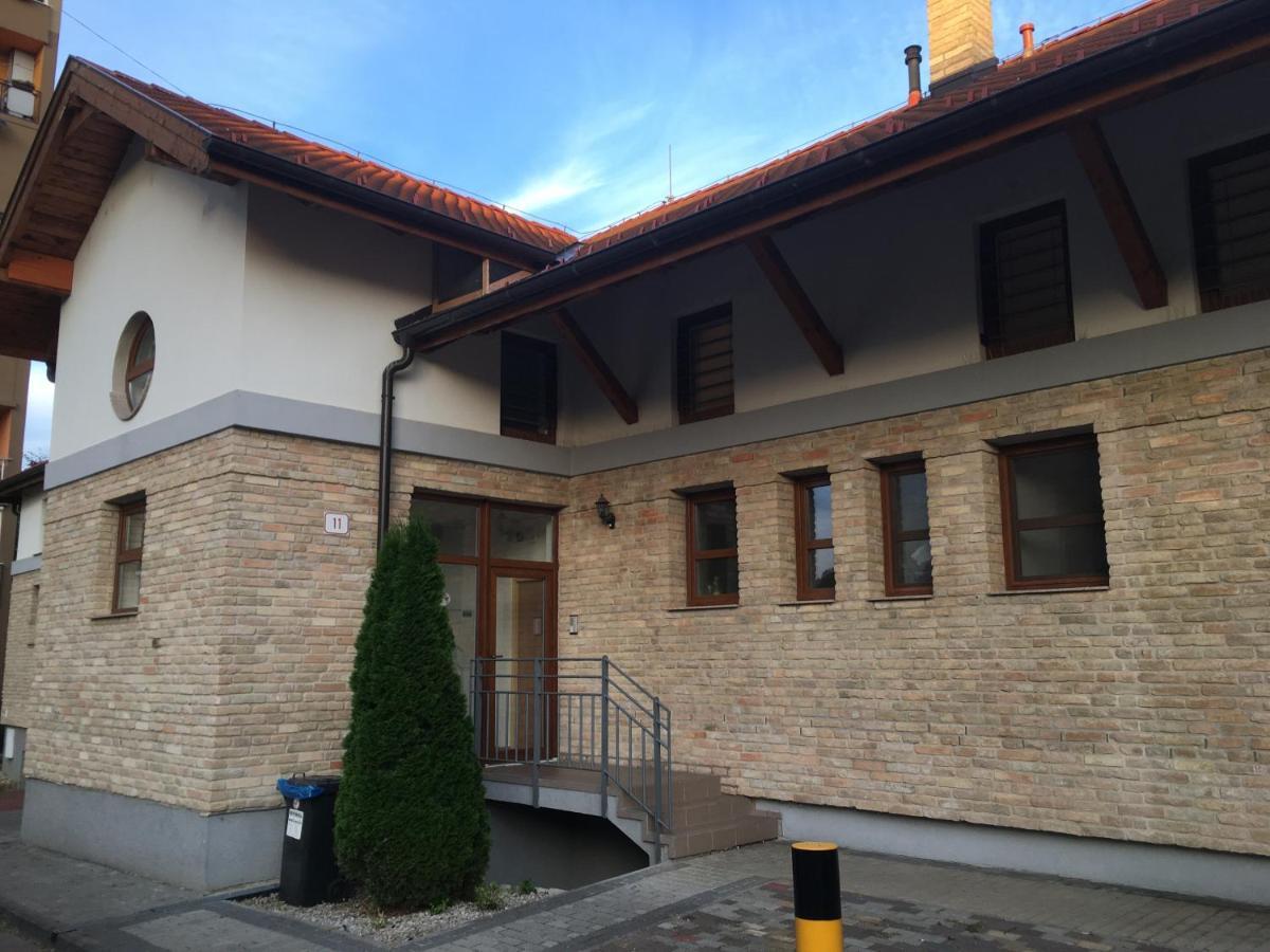 Konde Apartments A Dunajská Streda Zewnętrze zdjęcie