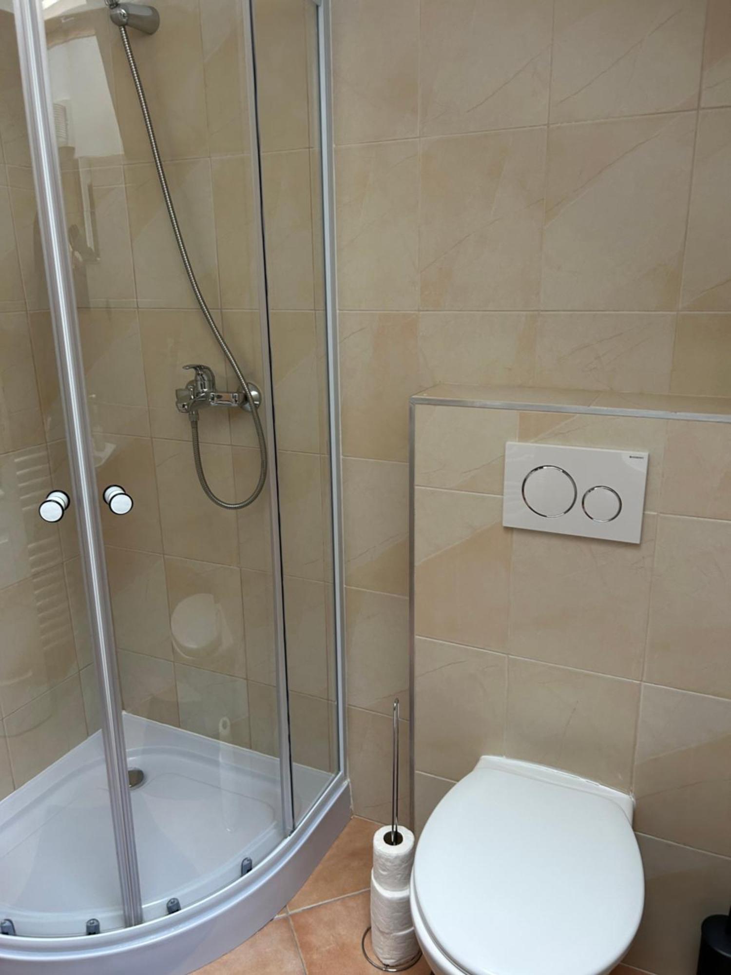 Konde Apartments A Dunajská Streda Zewnętrze zdjęcie