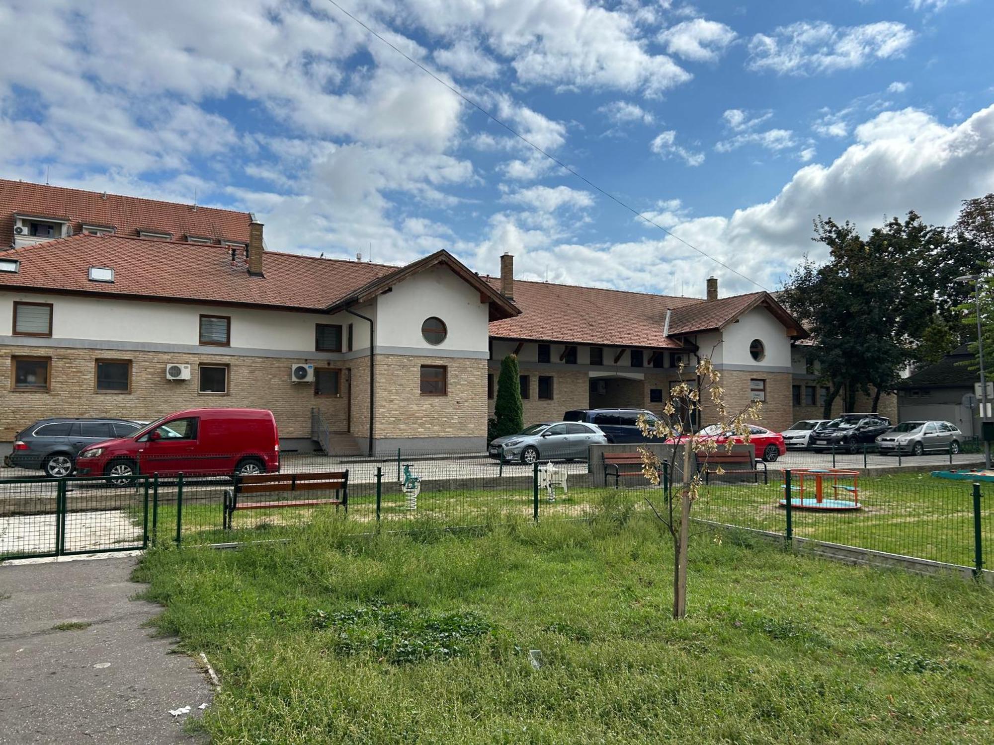 Konde Apartments A Dunajská Streda Zewnętrze zdjęcie